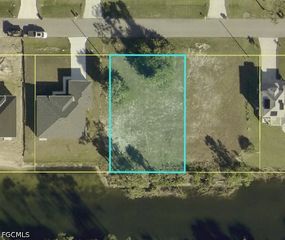 1712 NE 33rd LN, Cape Coral, FL 33909