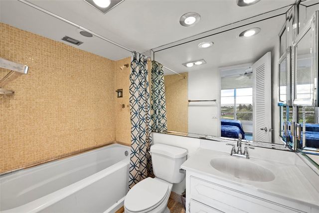 3050 N Palm Aire Drive 909, Pompano Beach, FL 33069