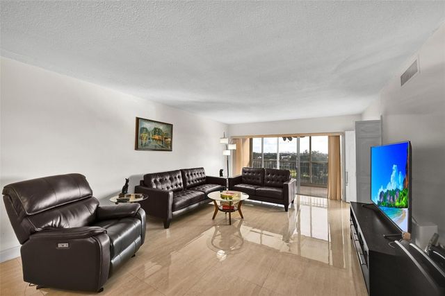 3050 N Palm Aire Drive 909, Pompano Beach, FL 33069