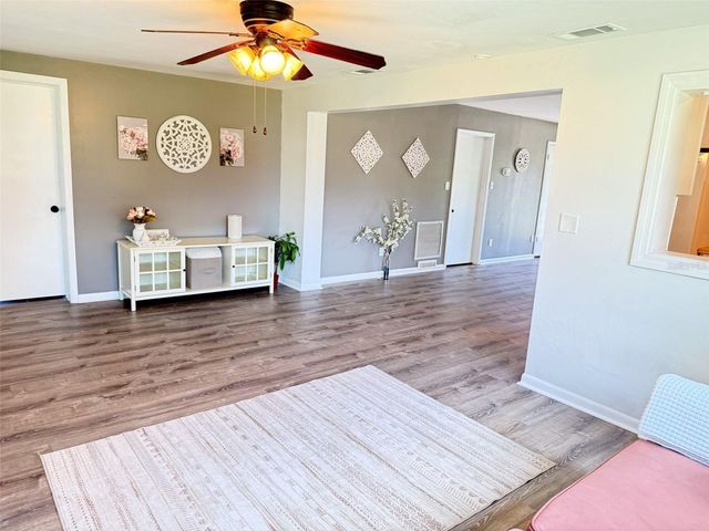 102 GLEN RIDGE AVENUE, Temple Terrace, FL 33617
