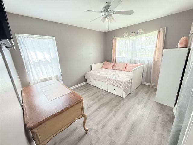 102 GLEN RIDGE AVENUE, Temple Terrace, FL 33617