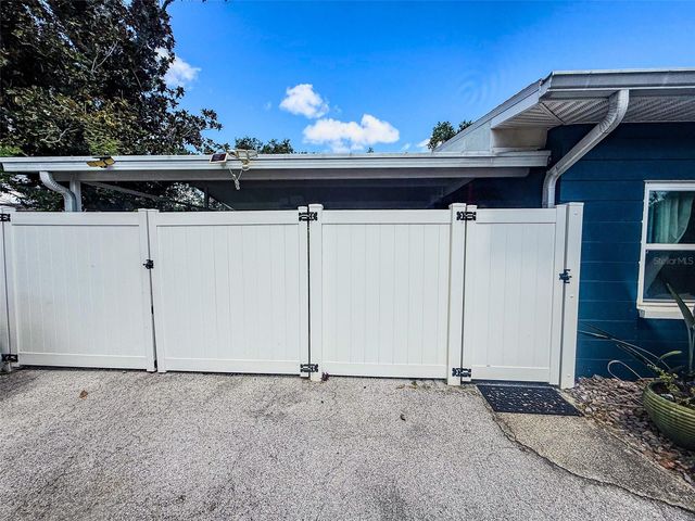 102 GLEN RIDGE AVENUE, Temple Terrace, FL 33617