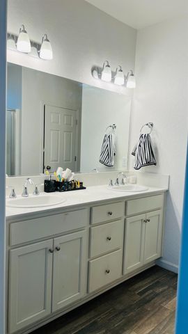 14338 W El Mar Avenue, Kerman, CA 93630