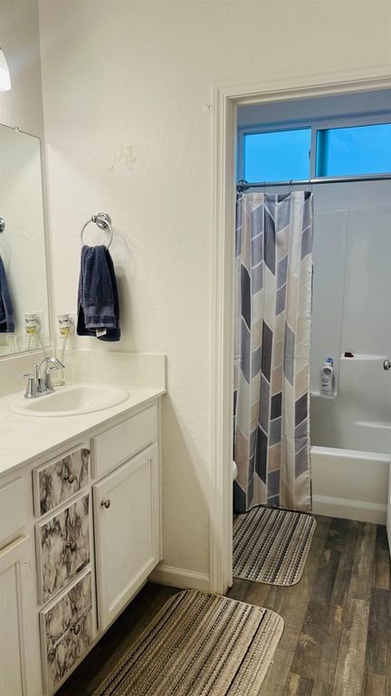 Image 17 of property listing at 14338 W El Mar Avenue, Kerman, CA 93630