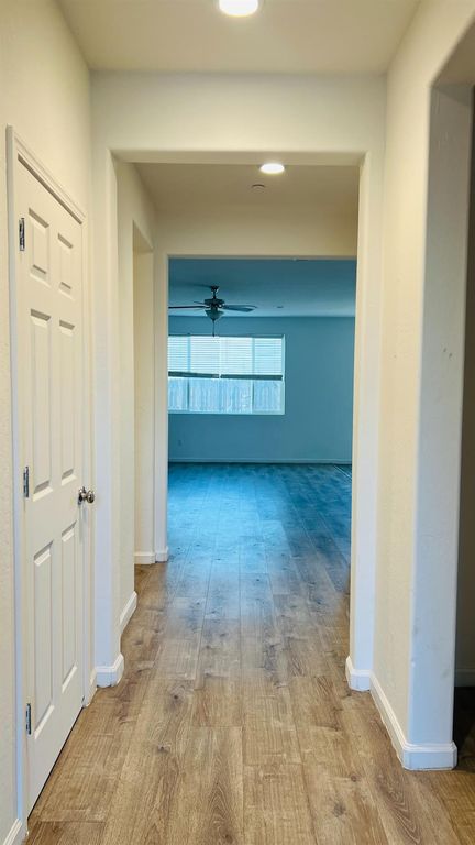 Image 3 of property listing at 14338 W El Mar Avenue, Kerman, CA 93630