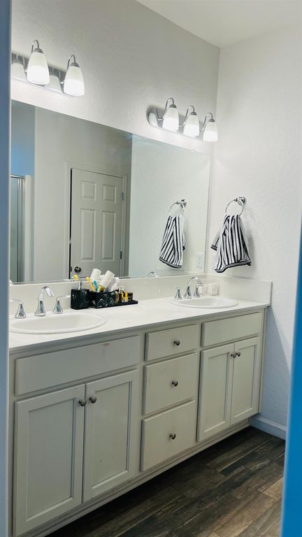 Image 6 of property listing at 14338 W El Mar Avenue, Kerman, CA 93630