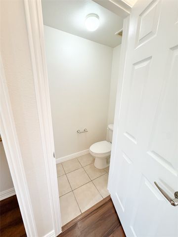 9716 Amber Court, Denton, TX 76207