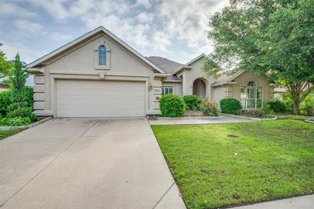 9716 Amber Court, Denton, TX 76207