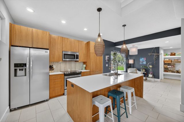 8536 Long Meadow Lane, Johnston, IA 50131