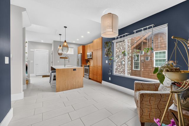 8536 Long Meadow Lane, Johnston, IA 50131