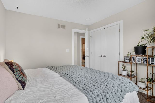 8536 Long Meadow Lane, Johnston, IA 50131