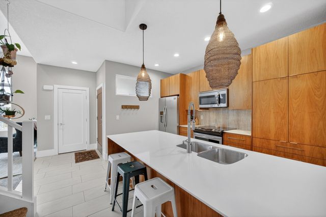 8536 Long Meadow Lane, Johnston, IA 50131