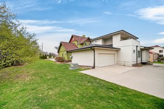 8536 Long Meadow Lane, Johnston, IA 50131