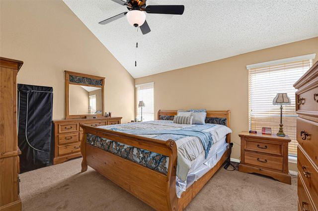 1106 Saint John Drive, Pearland, TX 77584