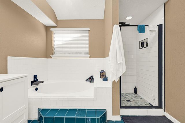 1106 Saint John Drive, Pearland, TX 77584