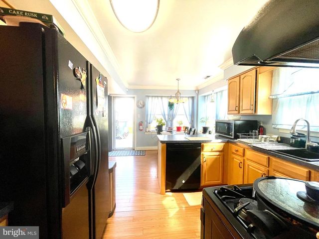 4 MILLBANK CT, Voorhees, NJ 08043