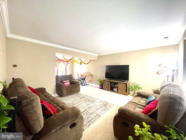 4 MILLBANK CT, Voorhees, NJ 08043