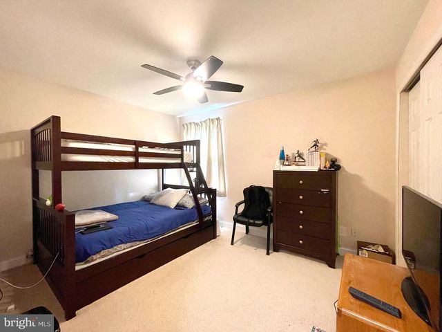 4 MILLBANK CT, Voorhees, NJ 08043