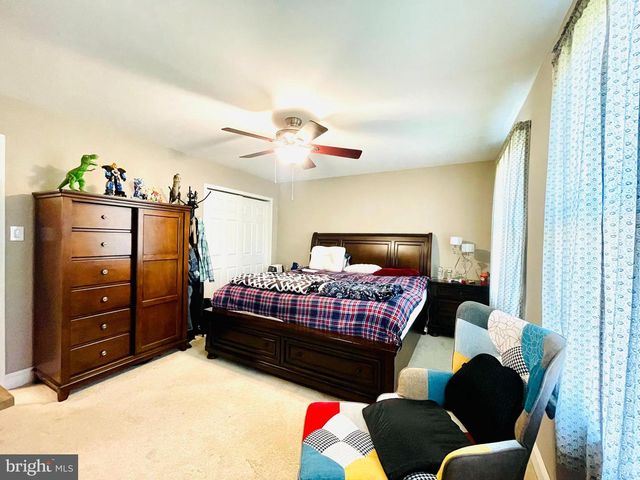 4 MILLBANK CT, Voorhees, NJ 08043