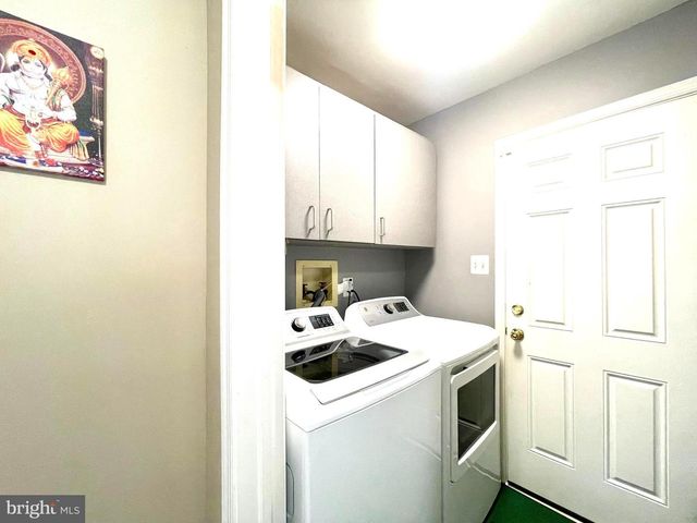 4 MILLBANK CT, Voorhees, NJ 08043