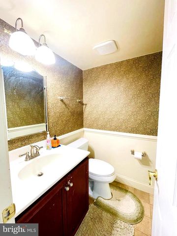 4 MILLBANK CT, Voorhees, NJ 08043