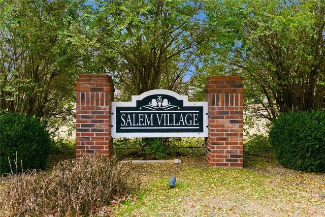 2741 N Westminster Drive, Fayetteville, AR 72704