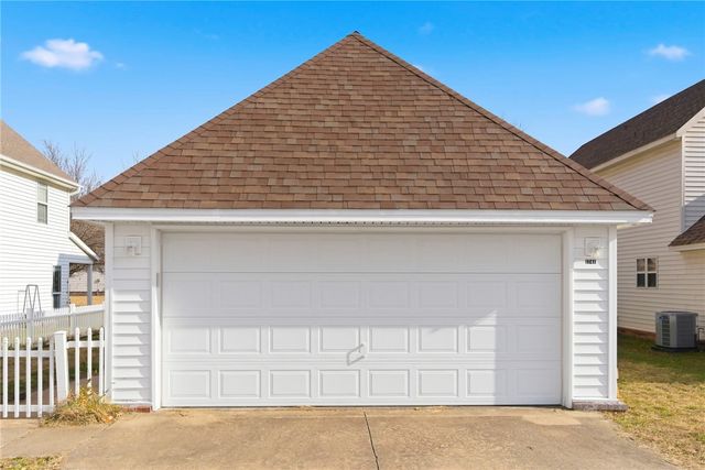 2741 N Westminster Drive, Fayetteville, AR 72704