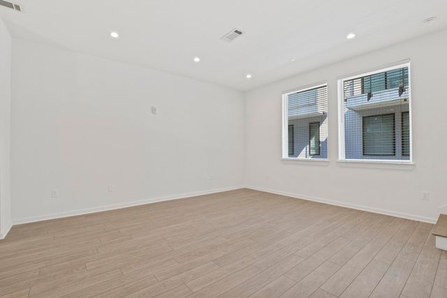 410 W 9th Street 101, Dallas, TX 75208