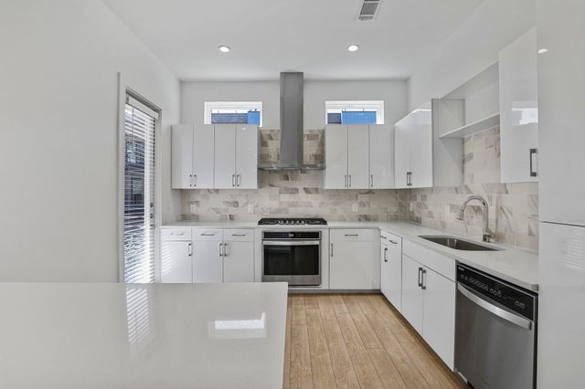 410 W 9th Street 101, Dallas, TX 75208