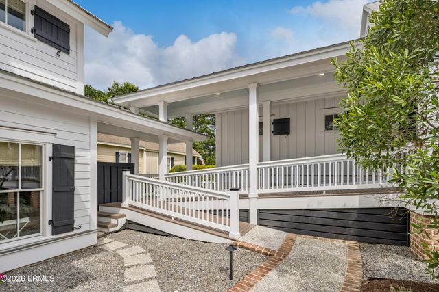 8 Old Oak Road, Bluffton, SC 29909