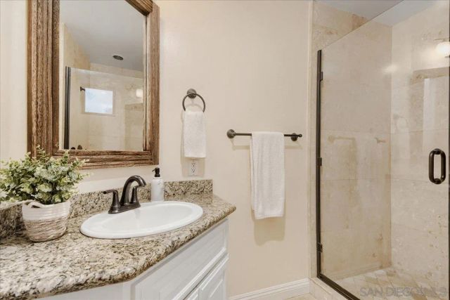 1424 Thomas Ave, San Diego, CA 92109