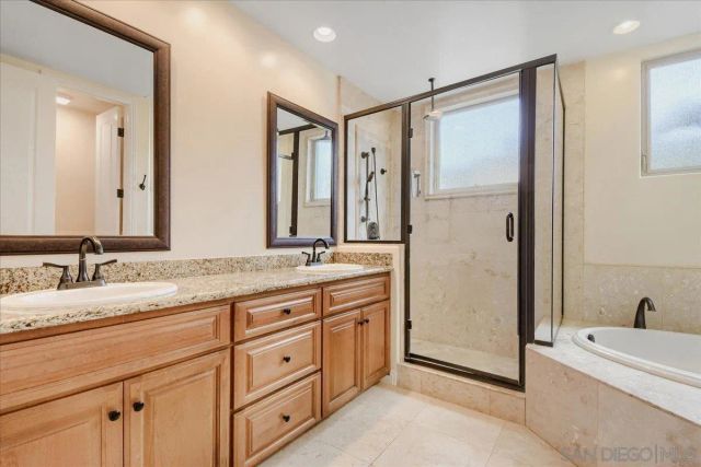 1424 Thomas Ave, San Diego, CA 92109