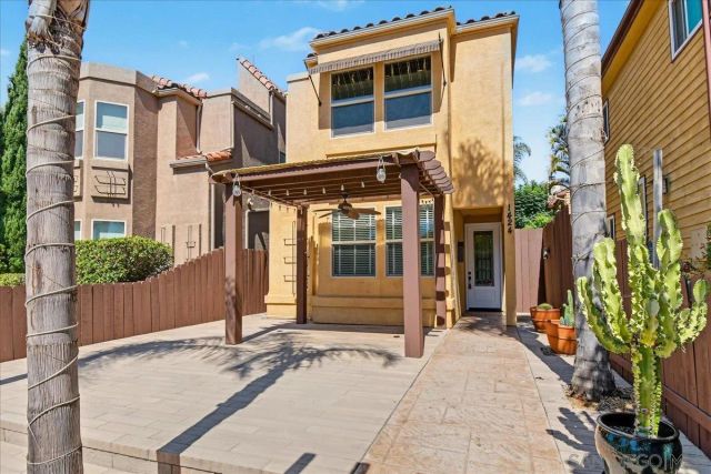 1424 Thomas Ave, San Diego, CA 92109