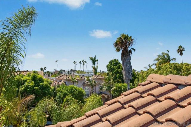 1424 Thomas Ave, San Diego, CA 92109