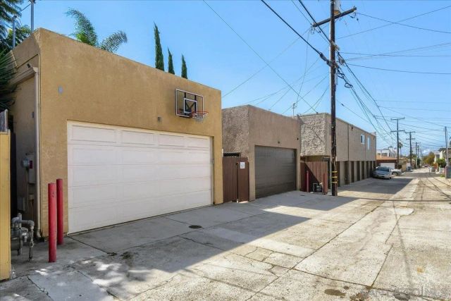 1424 Thomas Ave, San Diego, CA 92109