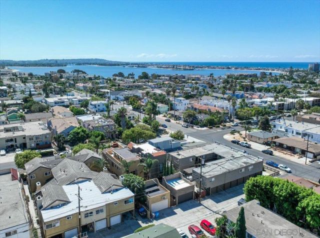 1424 Thomas Ave, San Diego, CA 92109