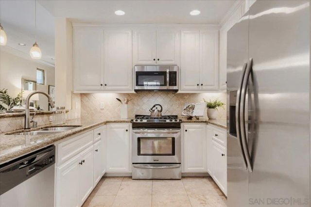 1424 Thomas Ave, San Diego, CA 92109