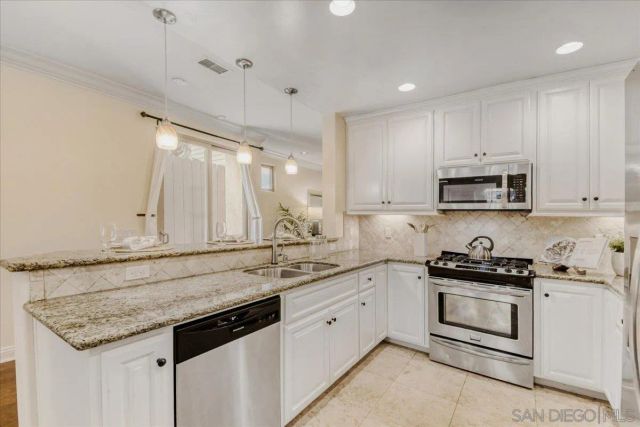 1424 Thomas Ave, San Diego, CA 92109