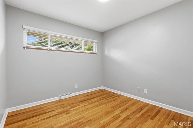8830 Red Oak Drive, Crestwood, MO 63126