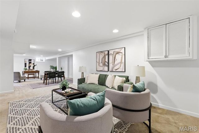 8830 Red Oak Drive, Crestwood, MO 63126