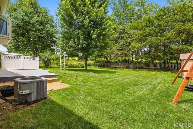 8830 Red Oak Drive, Crestwood, MO 63126