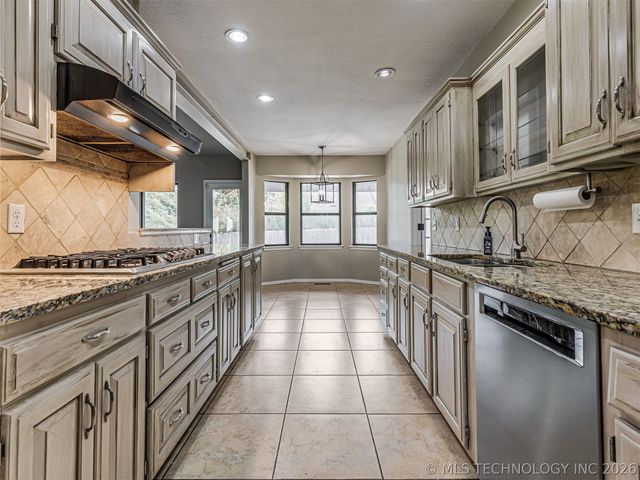 3319 Westgreen Way, Sapulpa, OK 74066