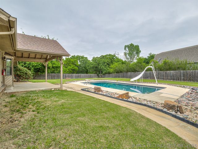 3319 Westgreen Way, Sapulpa, OK 74066