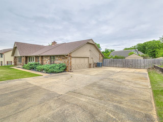 3319 Westgreen Way, Sapulpa, OK 74066