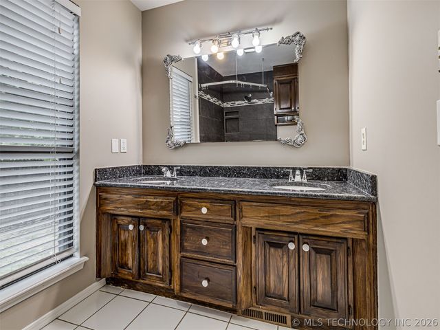 3319 Westgreen Way, Sapulpa, OK 74066