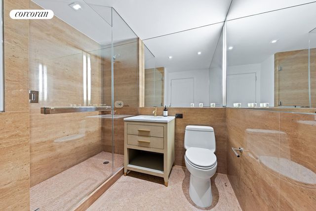 170 E End Ave Apt 2M, New York City, NY 10128