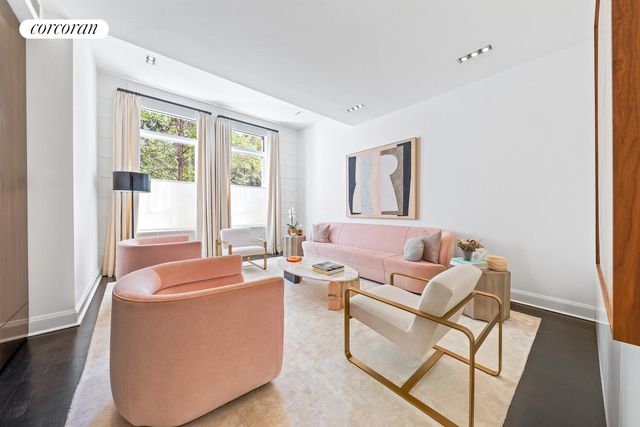 170 E End Ave Apt 2M, New York City, NY 10128