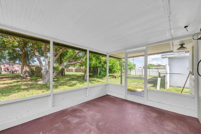 1516 COUNTRY LANE W, Clearwater, FL 33759