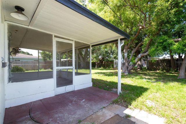 1516 COUNTRY LANE W, Clearwater, FL 33759