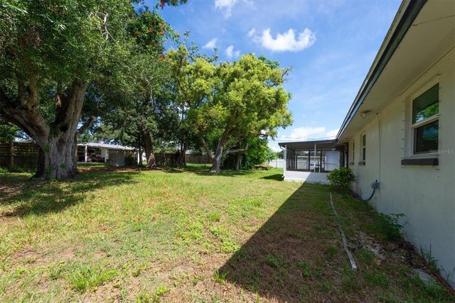 1516 COUNTRY LANE W, Clearwater, FL 33759
